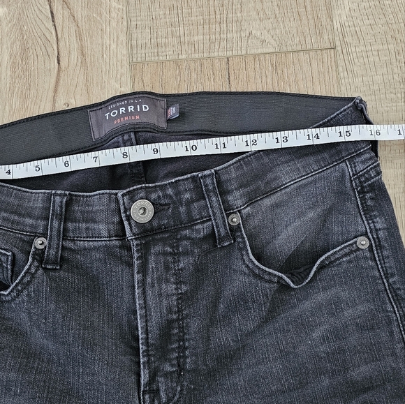 Torrid premium  sky high skinny jeans  12 regular - Picture 5 of 6